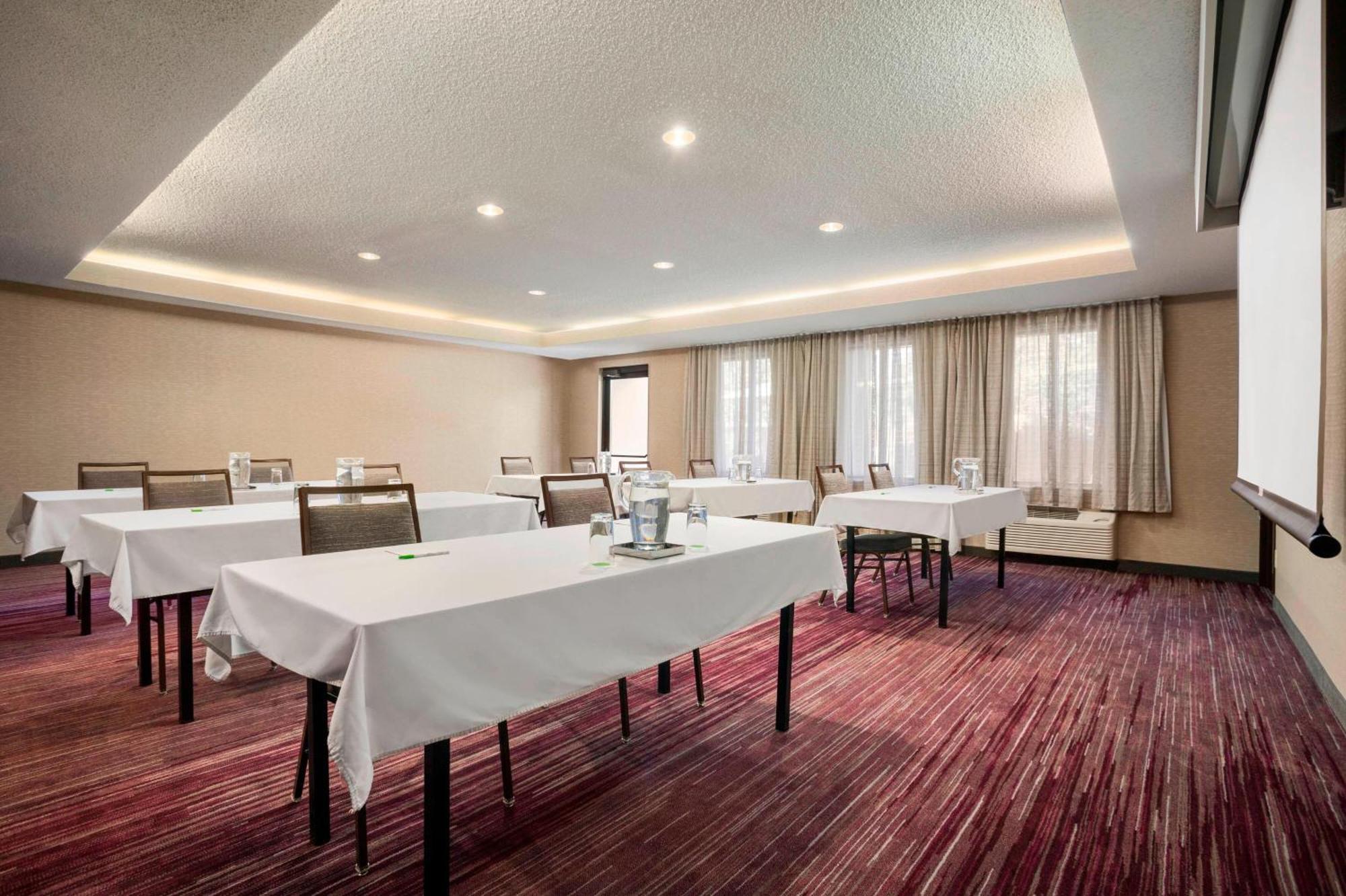 Courtyard By Marriott Springfield Hotel Exterior photo
